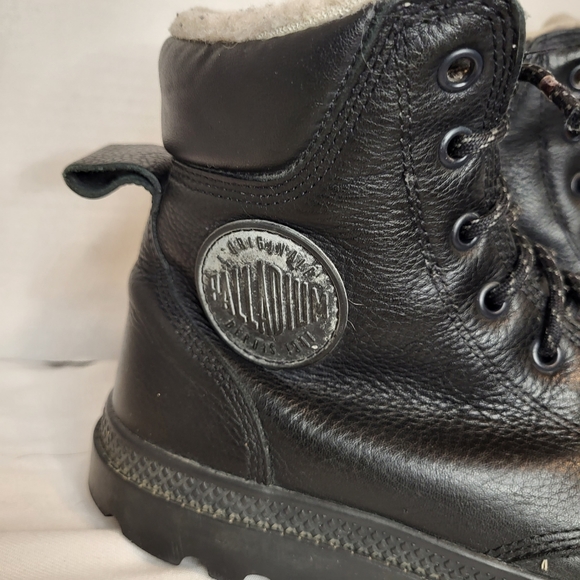 Palladium black leather pampa style lace up faux shearling unisex boot Size 9 - Picture 4 of 16